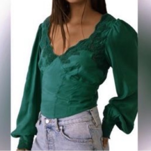 Free People Tops - FREE PEOPLE JANELLE LONG SLEEVE SATINY TOP EXTRA SMALL EMERALD GREEN